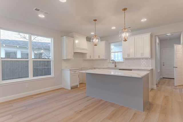 405 Athenia Drive, Fort Worth, TX 76114