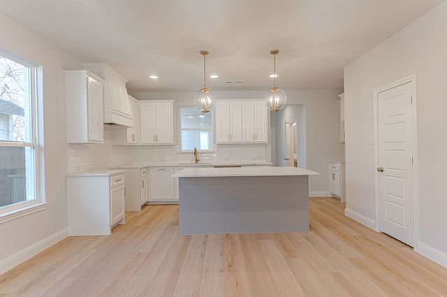 405 Athenia Drive, Fort Worth, TX 76114