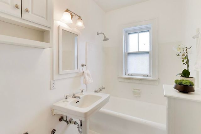 1929 Sherman Avenue 2W, Evanston, IL 60201