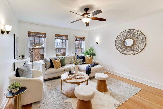 1929 Sherman Avenue 2W, Evanston, IL 60201