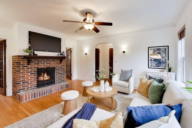 1929 Sherman Avenue 2W, Evanston, IL 60201