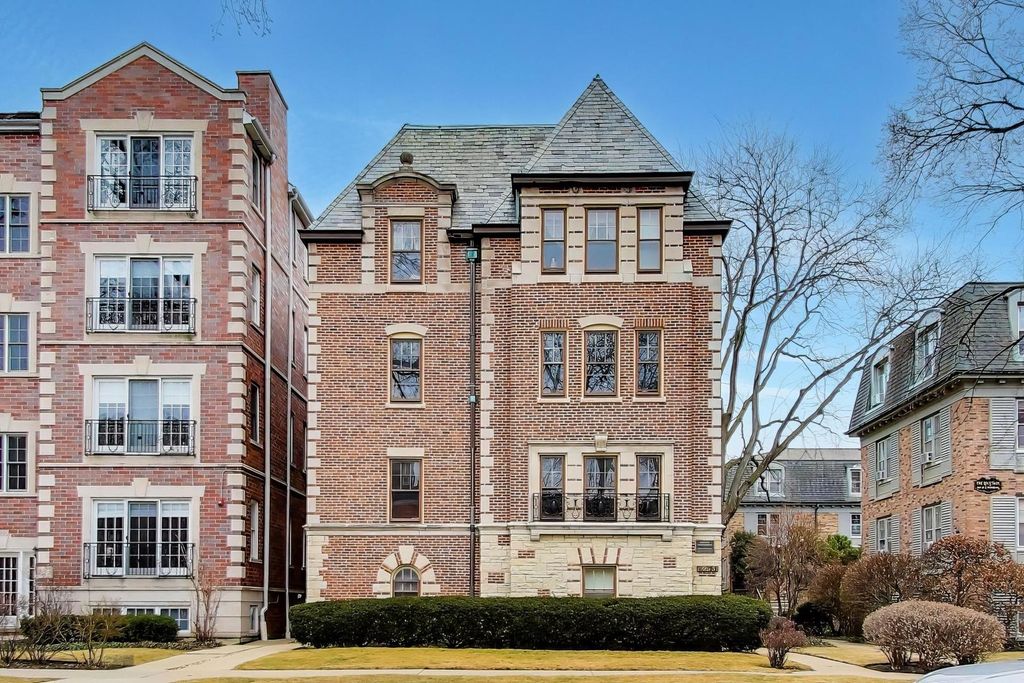 1929 Sherman Avenue 2W, Evanston, IL 60201