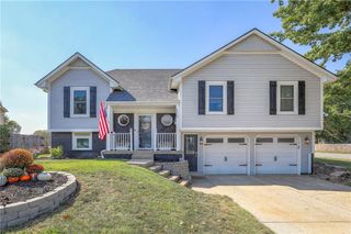 2323 NW Acorn Drive, Blue Springs, MO 64014