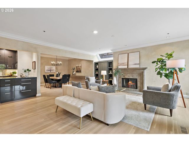 742 Nw WESTOVER Sq, Portland, OR 97210