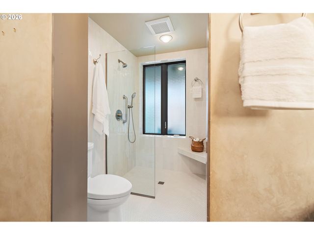 742 Nw WESTOVER Sq, Portland, OR 97210