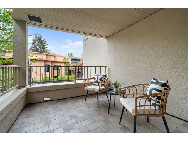 742 Nw WESTOVER Sq, Portland, OR 97210