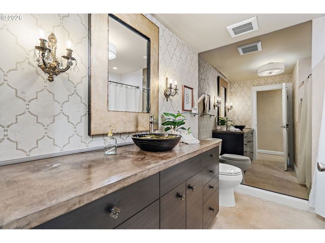 742 Nw WESTOVER Sq, Portland, OR 97210