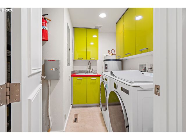 742 Nw WESTOVER Sq, Portland, OR 97210