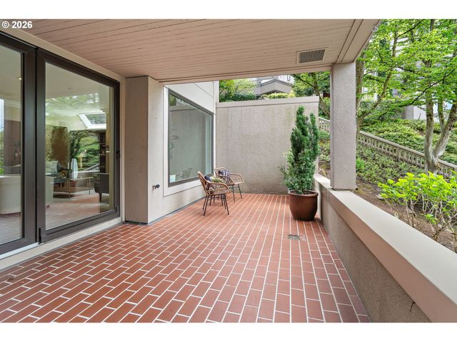 742 Nw WESTOVER Sq, Portland, OR 97210