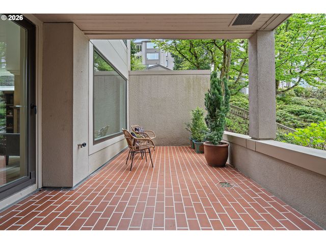 742 Nw WESTOVER Sq, Portland, OR 97210