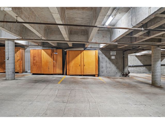 742 Nw WESTOVER Sq, Portland, OR 97210