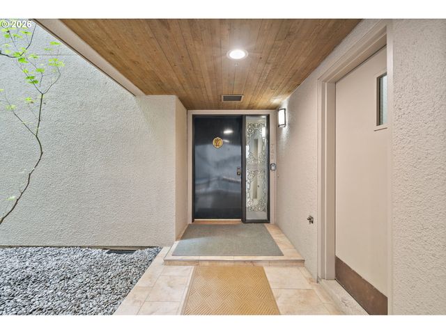 742 Nw WESTOVER Sq, Portland, OR 97210