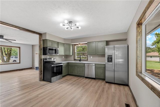 13611 E Neosho Road, Nevada, MO 64772