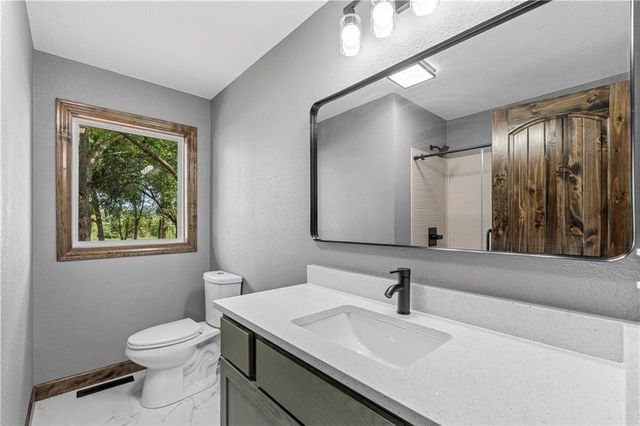 13611 E Neosho Road, Nevada, MO 64772