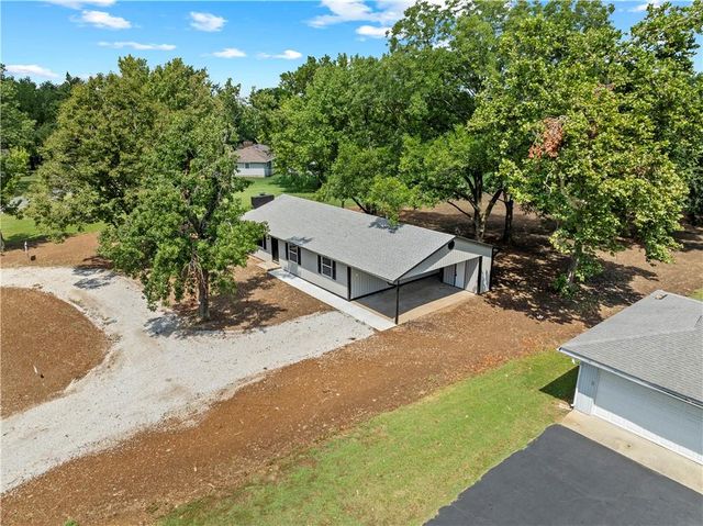 13611 E Neosho Road, Nevada, MO 64772