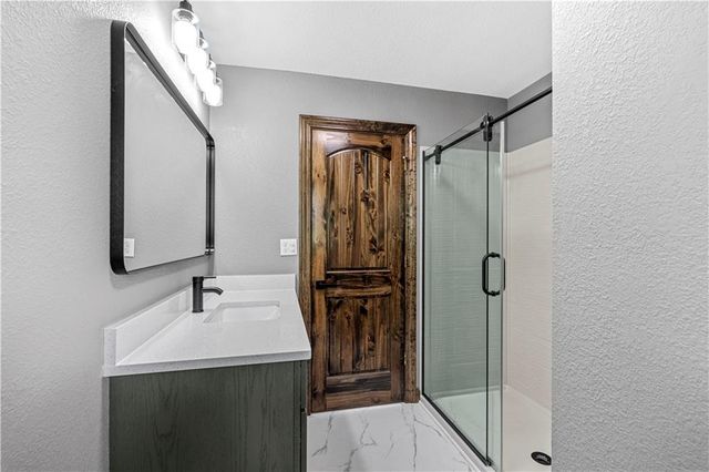 13611 E Neosho Road, Nevada, MO 64772