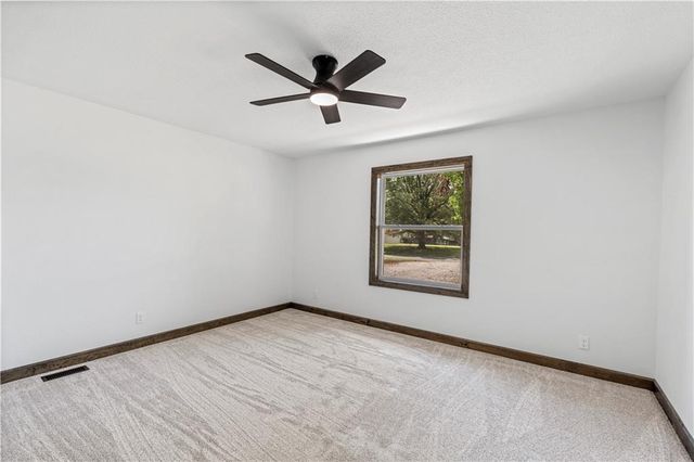 13611 E Neosho Road, Nevada, MO 64772