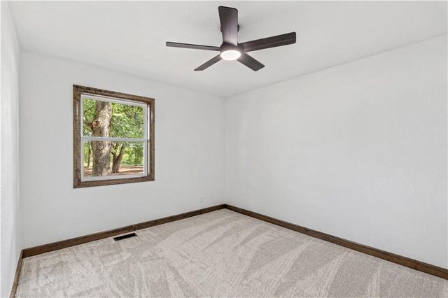 13611 E Neosho Road, Nevada, MO 64772