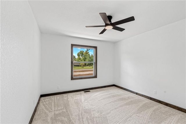 13611 E Neosho Road, Nevada, MO 64772