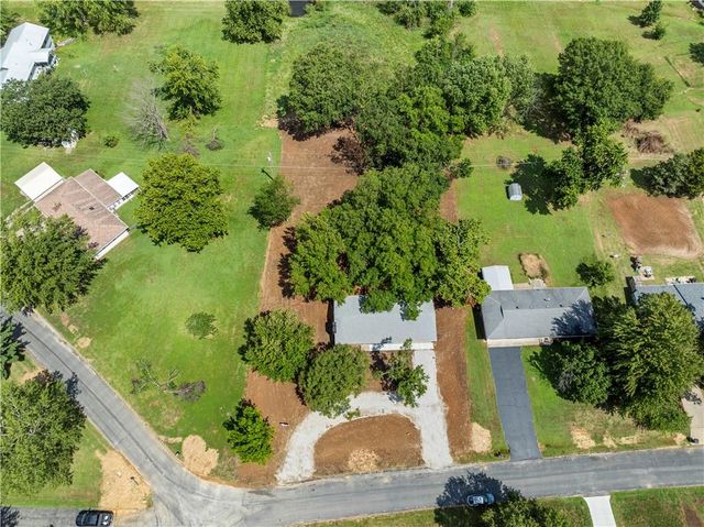 13611 E Neosho Road, Nevada, MO 64772