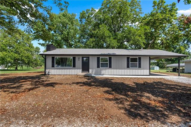 13611 E Neosho Road, Nevada, MO 64772