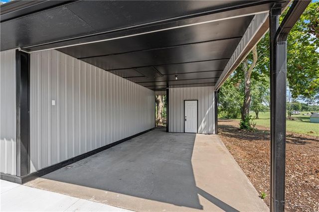 13611 E Neosho Road, Nevada, MO 64772