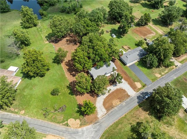 13611 E Neosho Road, Nevada, MO 64772