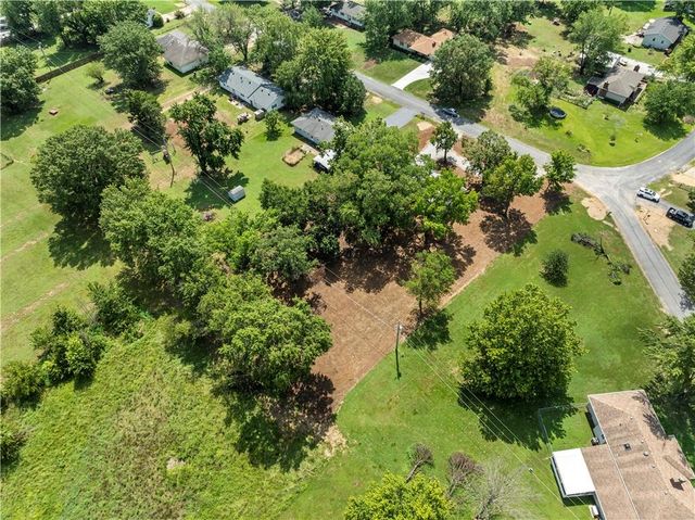 13611 E Neosho Road, Nevada, MO 64772