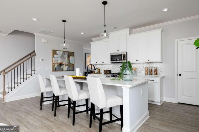 868 Leraes Way, Loganville, GA 30052