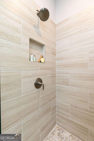 868 Leraes Way, Loganville, GA 30052