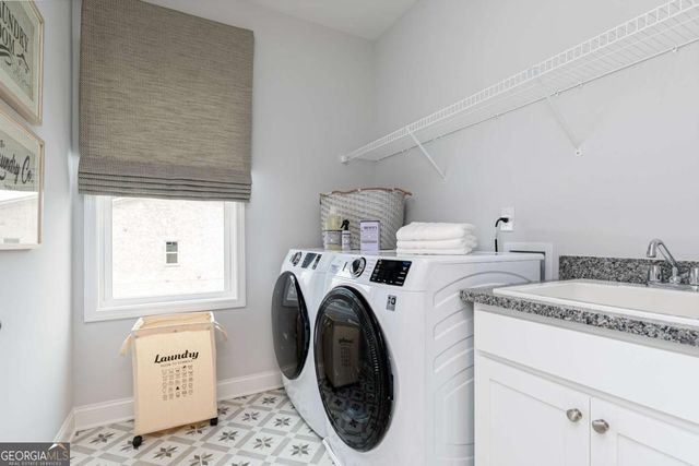 868 Leraes Way, Loganville, GA 30052