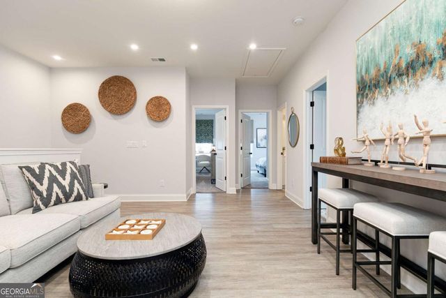 868 Leraes Way, Loganville, GA 30052