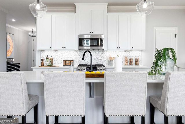 868 Leraes Way, Loganville, GA 30052