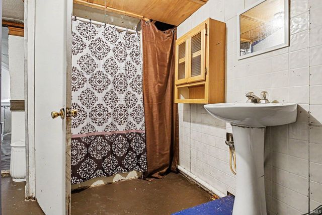 410 N 9th Street, Goshen, IN 46528