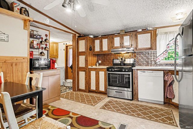 410 N 9th Street, Goshen, IN 46528