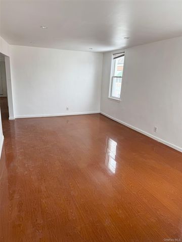 8762 Little Neck Parkway 2 floor, Floral Park, NY 11001