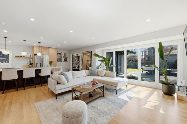 1815 Greendale Avenue, Park Ridge, IL 60068