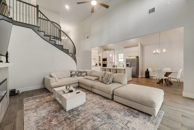 1112 E Hidden Lakes Drive, Desoto, TX 75115