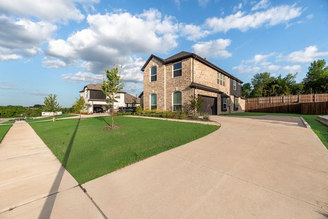 1112 E Hidden Lakes Drive, Desoto, TX 75115