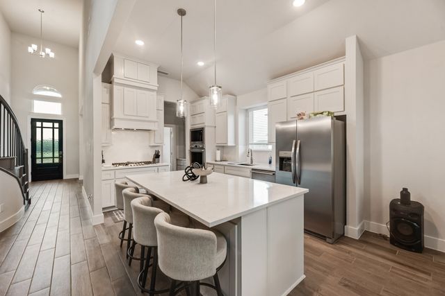 1112 E Hidden Lakes Drive, Desoto, TX 75115