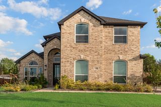 1112 E Hidden Lakes Drive, Desoto, TX 75115