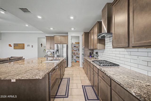 18399 W MOUNTAIN SKY Avenue, Goodyear, AZ 85338