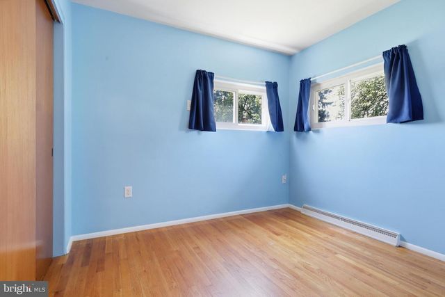 2102 LOUISE AVE, York, PA 17403