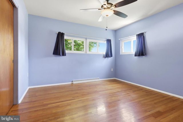 2102 LOUISE AVE, York, PA 17403