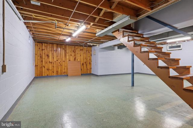 2102 LOUISE AVE, York, PA 17403