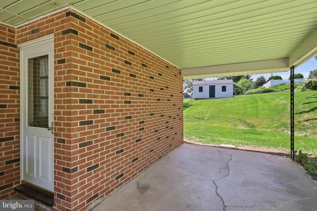 2102 LOUISE AVE, York, PA 17403