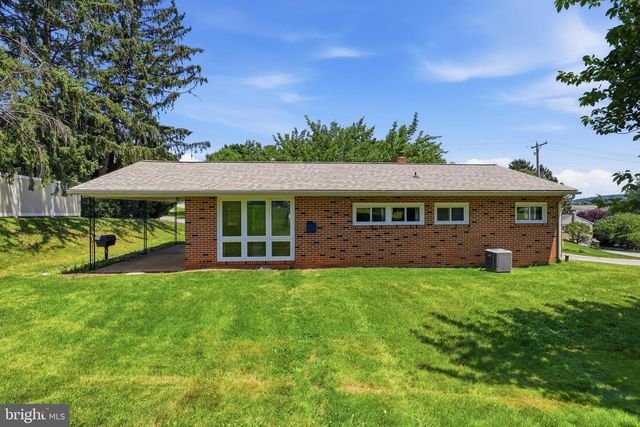 2102 LOUISE AVE, York, PA 17403