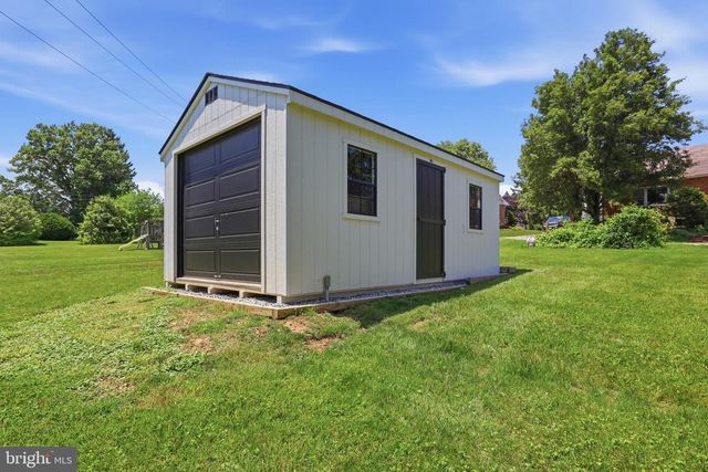 2102 LOUISE AVE, York, PA 17403