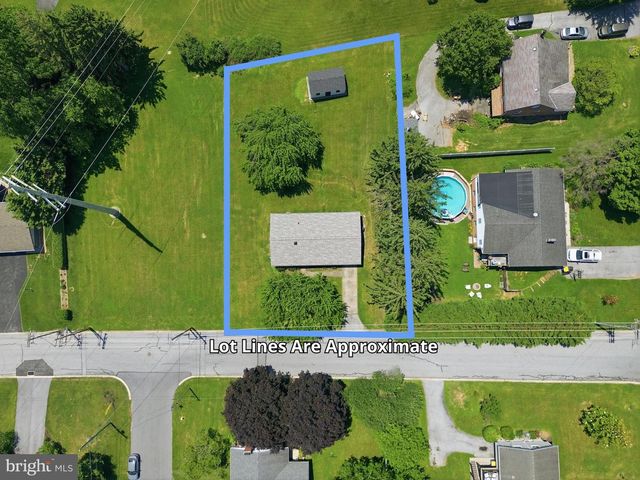 2102 LOUISE AVE, York, PA 17403
