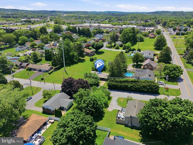 2102 LOUISE AVE, York, PA 17403